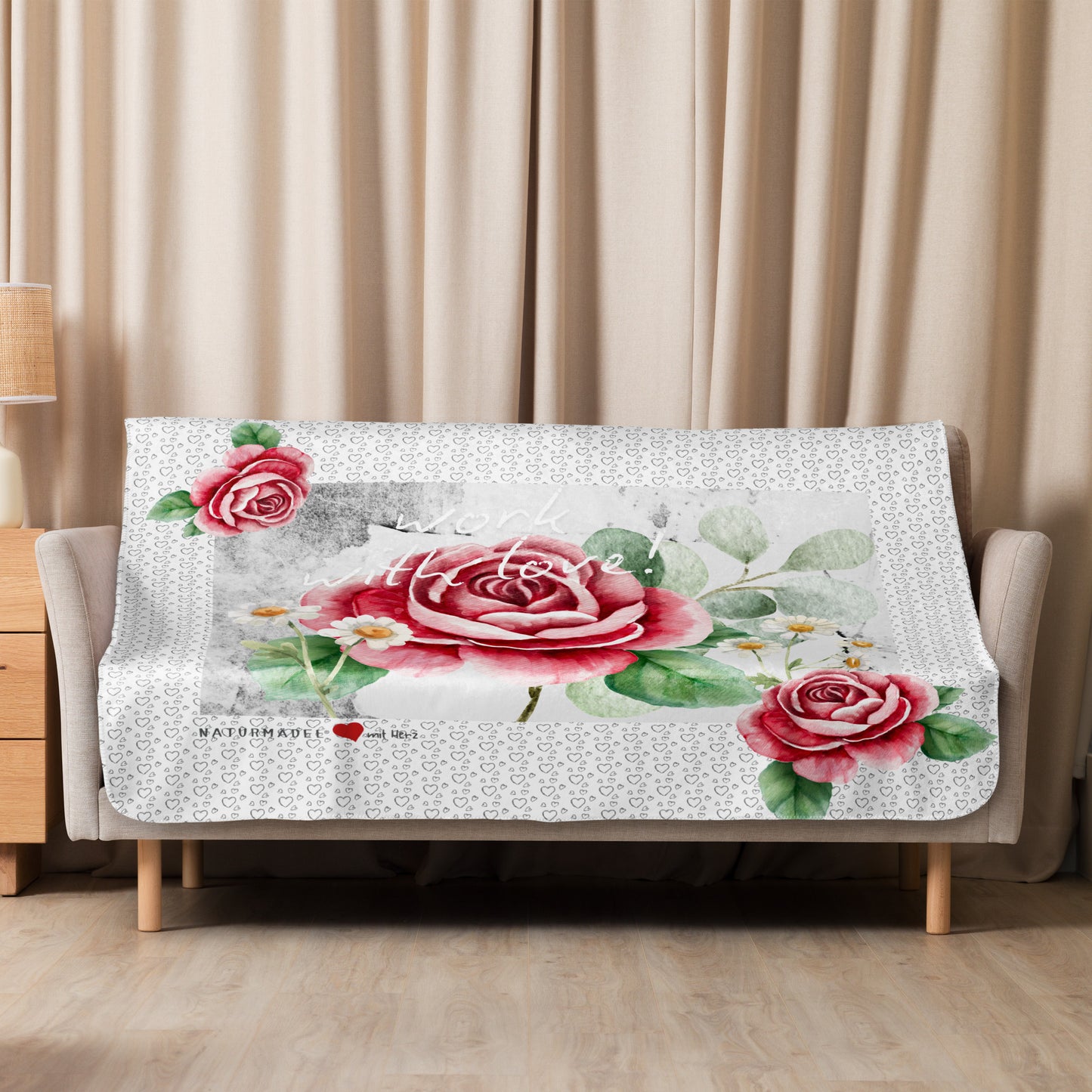 NATURMAEDEL® LIMITED EDITION CREATIV DESIGN - WORK WITH LOVE - KUSCHELWEICHE SHERPA DECKE MIT EDLEM DRUCKDESIGN - AQUARELL ROSEN DESIGN UND SILBER HERZEN - www.naturmaedel.shop -