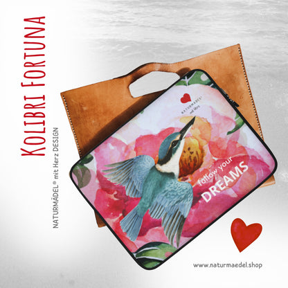 ELEGANTE STYLISCHE LAPTOP SLEEVE HUELLE -  IM EXCLUSIVEN NATURMAEDEL® DESIGN KOLIBRI FORTUNA - COLLECTION HAPPY SPRING - VARIANTEN GROESSEN 13“ U. 15“ ZOLL -  100% Neopren. Der optimale und zuverlässige Schutz für Unterwegs - LEDERTASCHE -  1.5 - www.naturmaedel.shop - 