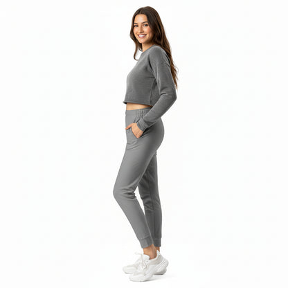 NATURMAEDEL® CLASSIC BASIC - EXCLUSIVE HIGHTECH DAMEN JOGGINGHOSE IM LOUNGEWEAR LOOK. ATMUNGSAKTIV, ELASTISCH, FIGURBETONT. WUNDERSCHÖNE SPORT- U. FREIZEITMODE FÜR ALLE GELEGENHEITEN. FARBE ELEGANTES NOBEL GRAU - GRAFIK DESIGN VERENA U. JANINA by VerJa.ME®  FARBE NOBEL GRAU - 1.9 - www.naturmaedel.shop - 