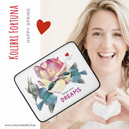 NATURMAEDEL® FOLLOW YOUR DREAMS - LAPTOP SLEEVE, HÜLLE - EXCLUSIVEN NATURMÄDEL® DESIGN KOLIBRI FORTUNA - 100% NEOPREN- gefüttert, wasserabweisend, leicht -  VARIANTEN 13“ U. 15“ ZOLL - DESIGN Verena u. Janina Boehler by VerJa.ME®  - JANINA -  1.5 - www.naturmaedel.shop -  