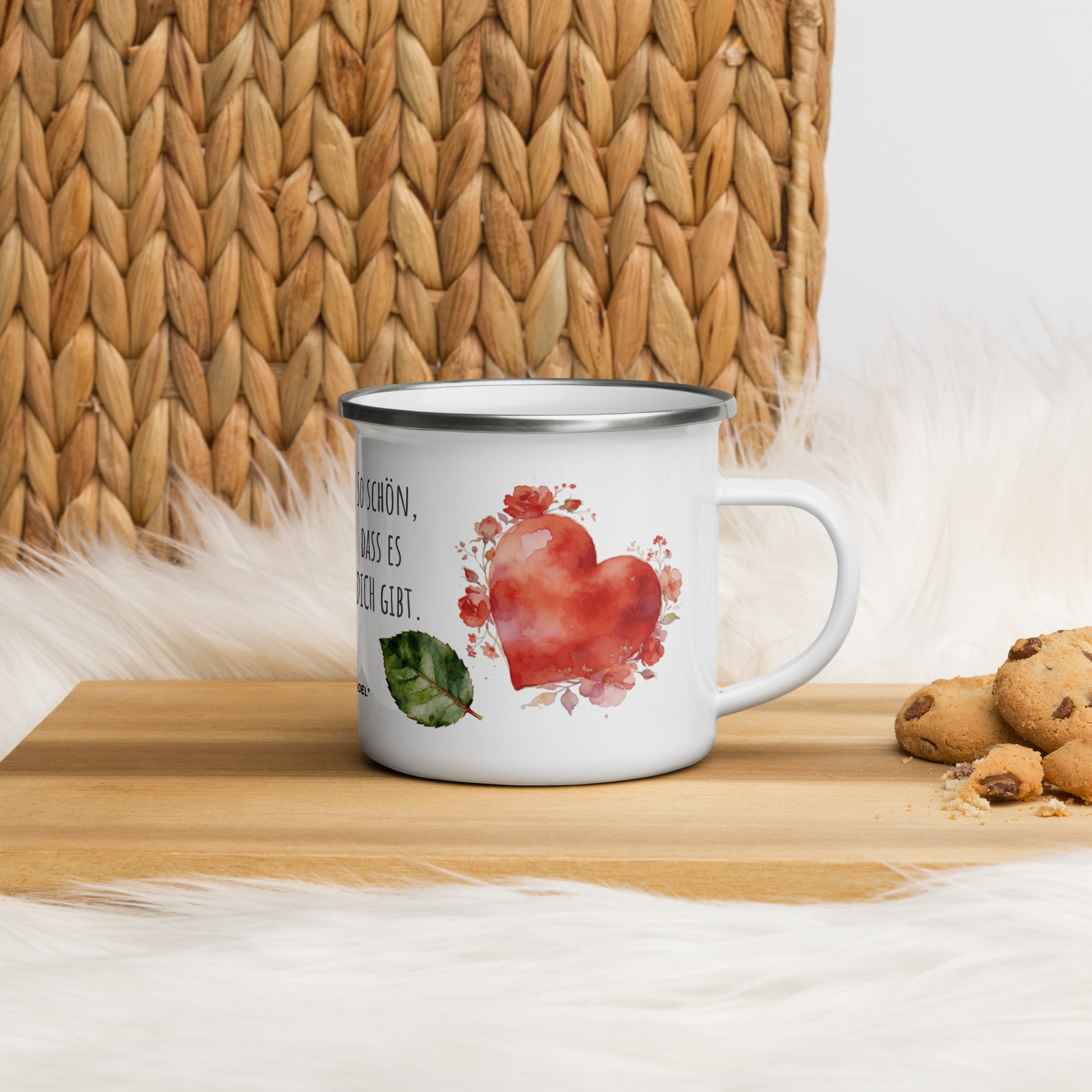 NATURMAEDEL® HERZENSGESCHENKE. EXCLUSIVE DESIGNER EMAILLE-TASSE „BE IN LOVE“. EDLES NATURMAEDEL® CREATIV  DESIGN - SCHRIFTZUG SO SCHOEN, DASS ES DICH GIBT - DESIGNED VERENA U. JANINA  BY VERJA.ME® - 1.3 - www.naturmaedel.shop -  