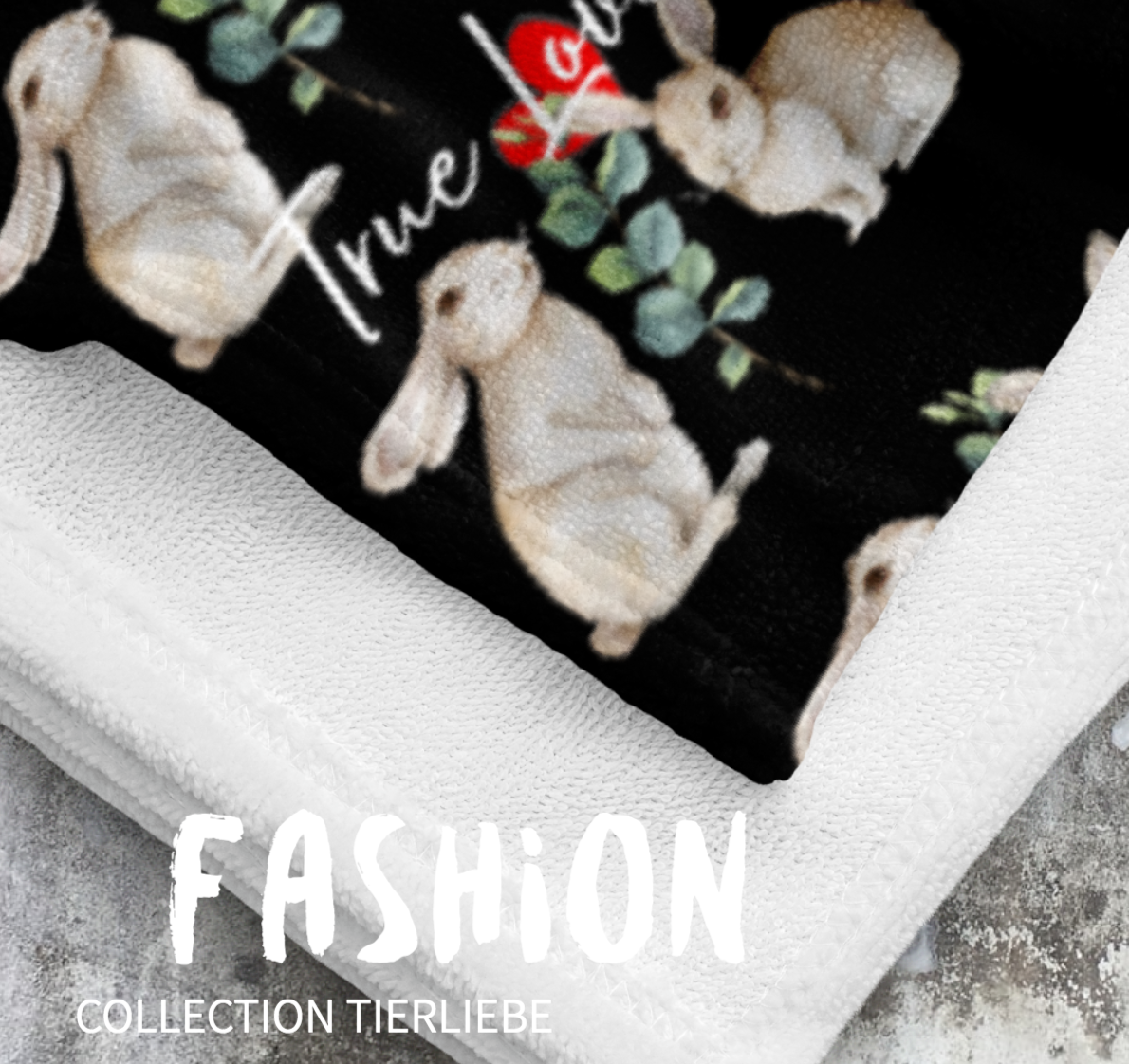„TRUE LOVE“ DESIGNER DUSCH- UND STRANDTUCH DAS WAHRE LIEBE IN DEIN HEIM UND UMFELD BRINGT. EXCLUSIV UND LIEBVOLL GESTALTET MIT  NATURMÄDEL® TIERLIEBE DESIGN UND TRUE LOVE SCHRIFTZUG., www.naturmaedel.shop