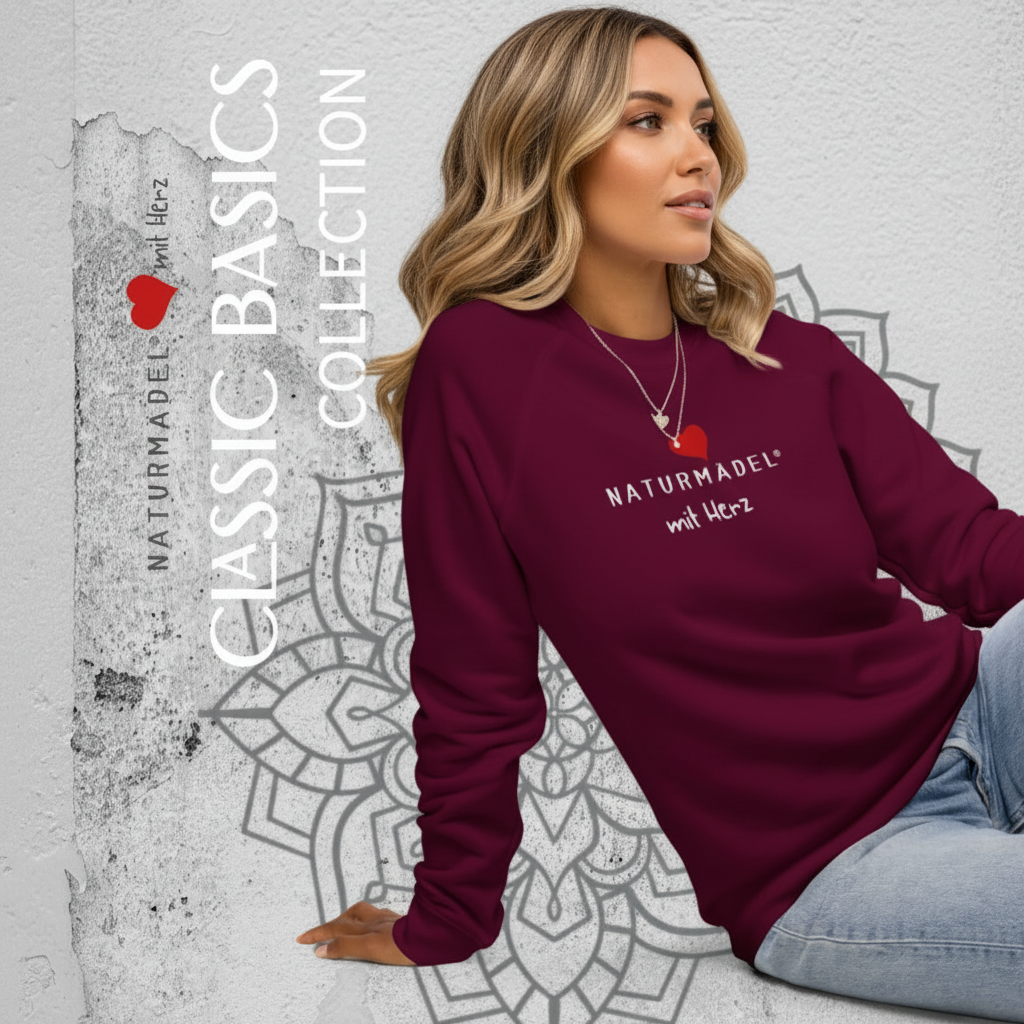 NATURMÄDEL® - COLLECTION CLASSIC BASIC - BIO BAUMWOLL PULLOVER MIT NATURMÄDEL MIT EXCLUSIVEM HERZ LOGO DESIGN  - BEERE - NATURMÄDEL MARIA - www.naturmädel.shop - 